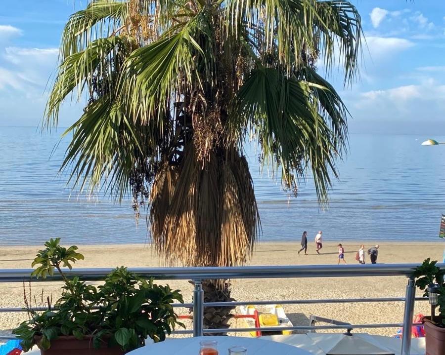 Durres Strand Direkt Am Meer Екстер'єр фото